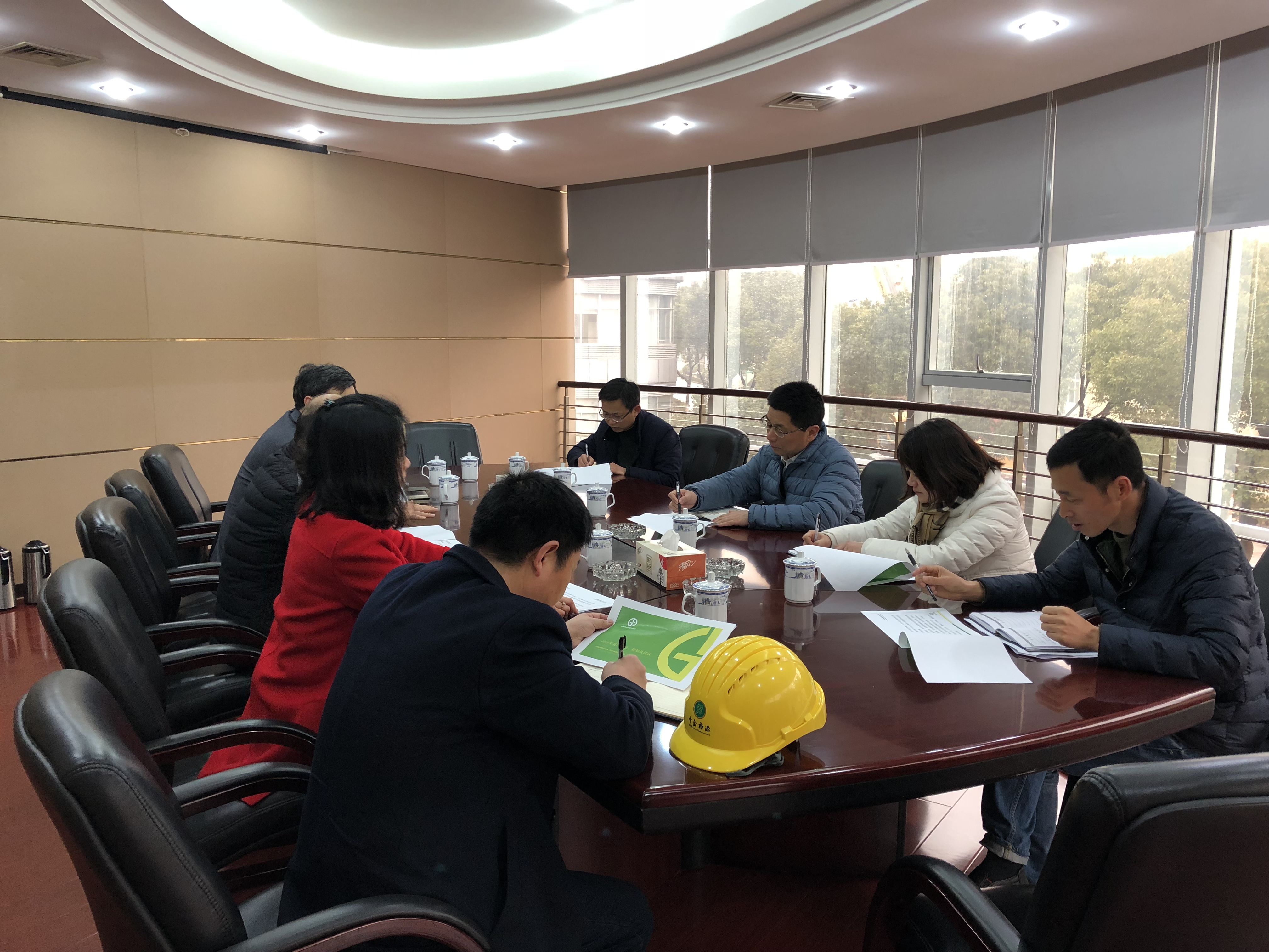 上虞區(qū)委常委、杭州灣經(jīng)濟開發(fā)區(qū)管委會主任金山中蒞臨格派浙江工廠視察、指導工作